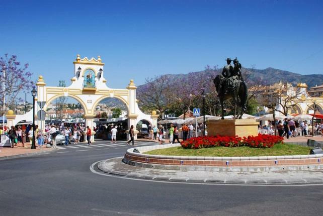 Fuengirola Lux Apartment ภายนอก รูปภาพ